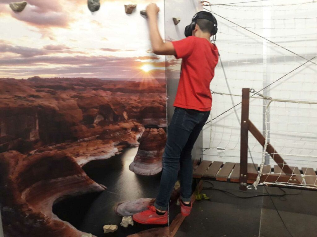 mur d'escalade en réalité virtuelle